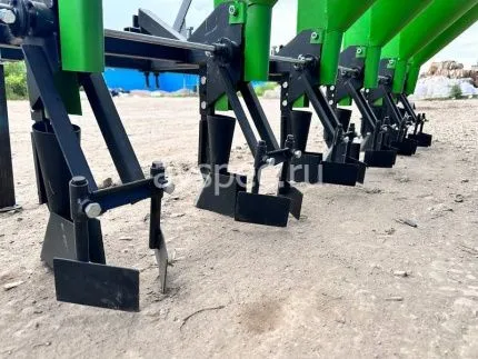 Чеснокосажалка (сеялка чеснока) шестирядная